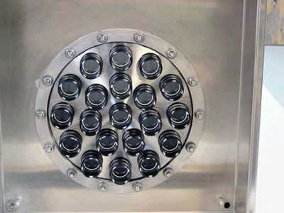 Tratamiento de agua con 20 lámparas en extremo del tanque